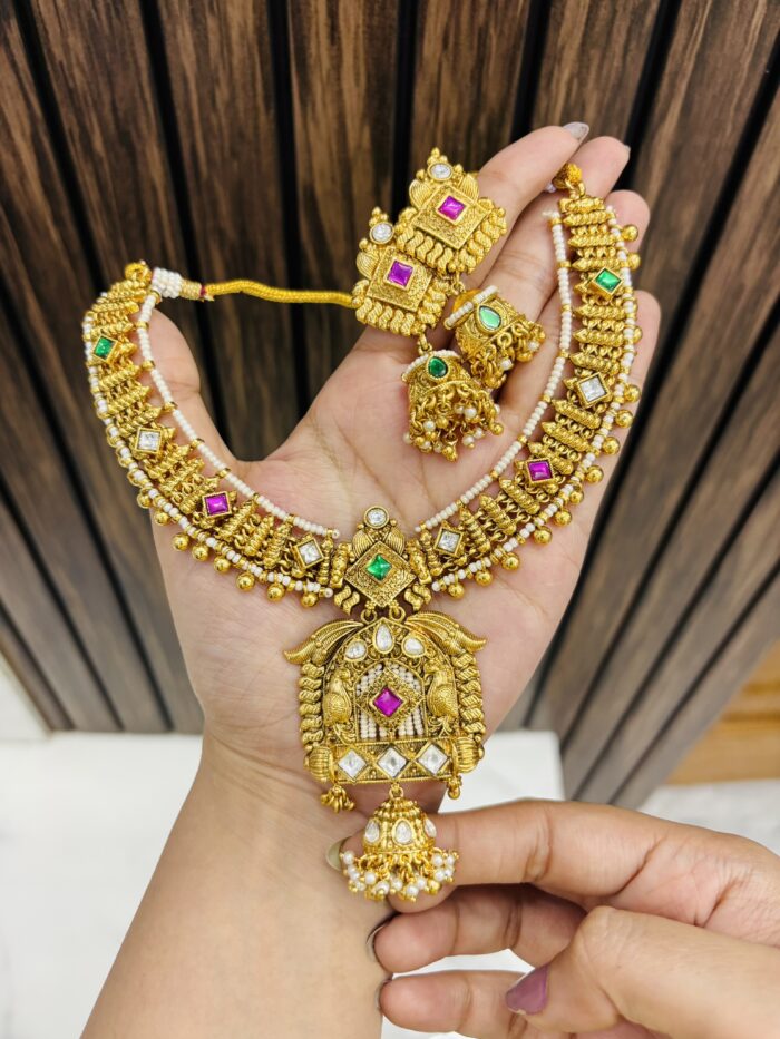 Simmi gold a like necklace - Image 1