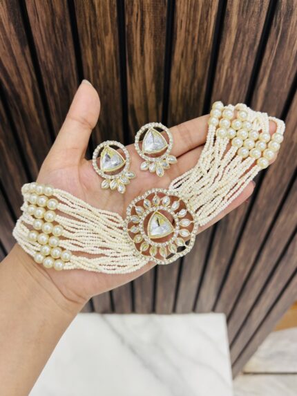Circle leaf necklace