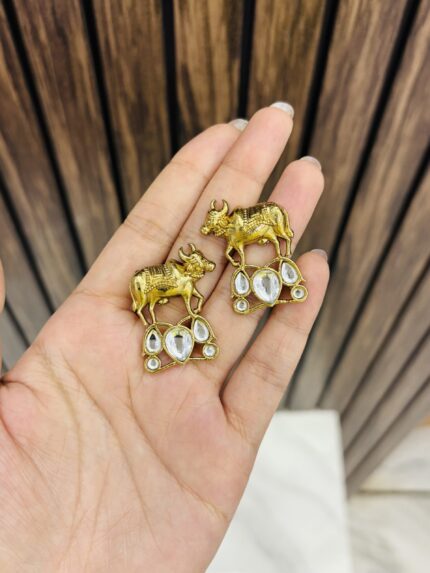 Cow golden studs