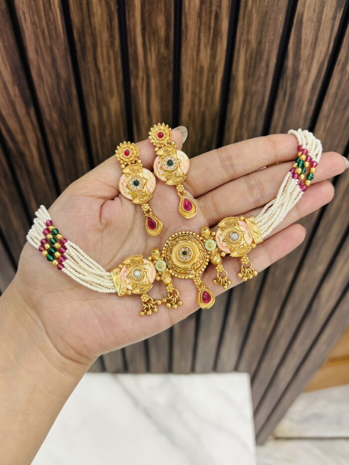 Sanu golden necklace - Image 1