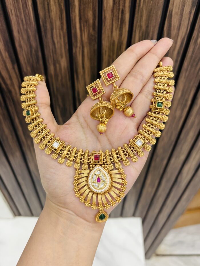 Kavita gold a like necklace - Image 1