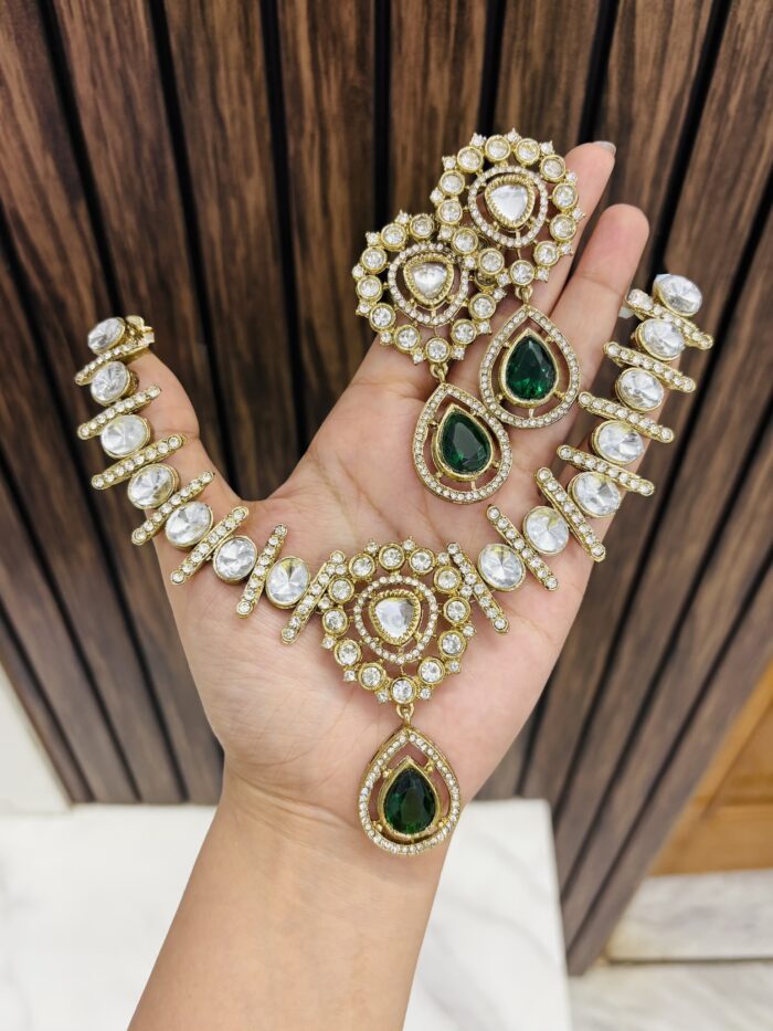Shanaya necklace green - Image 1