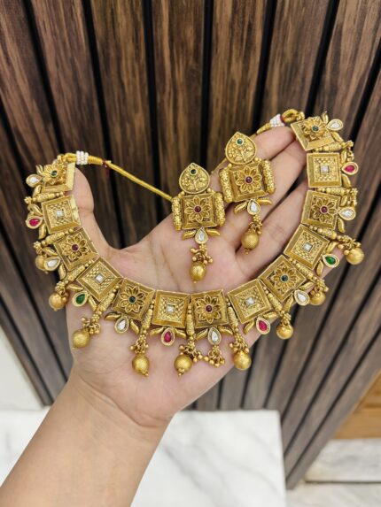 Jodha gold a like necklace