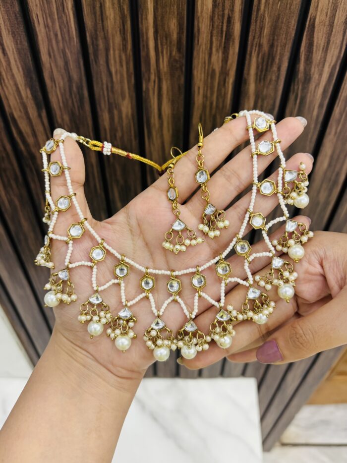 White bead golden necklace - Image 1