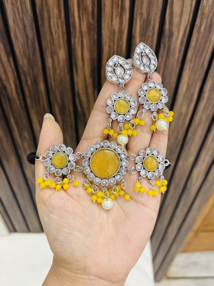 Flower brass choker yellow - Image 1