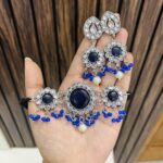 Flower brass choker blue
