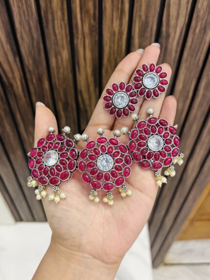 Three flower brass choker ruby