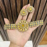 Flower brass choker yellow