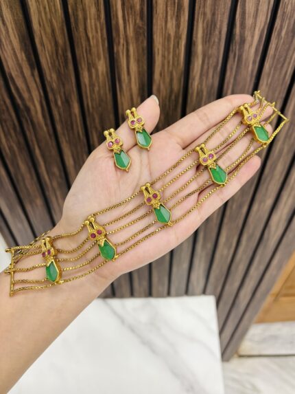 Layer green stone necklace
