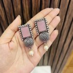 Rectangular brass earrings pink