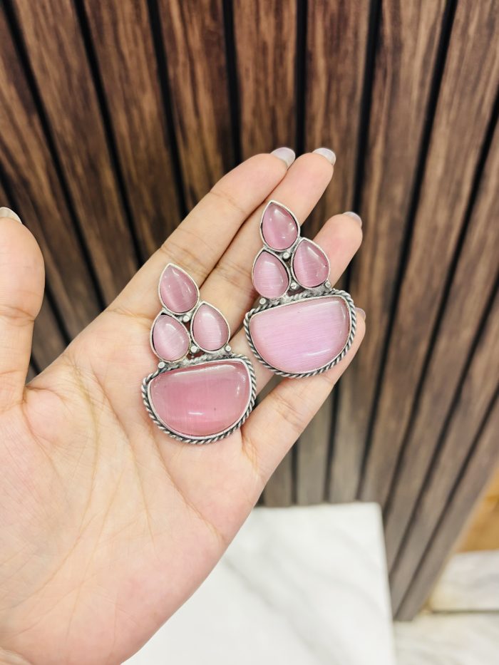 three leaf brass earrings pink - Image 1