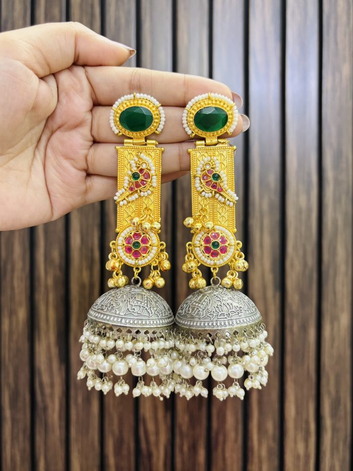 Supriya bird brass earrings green - Image 1