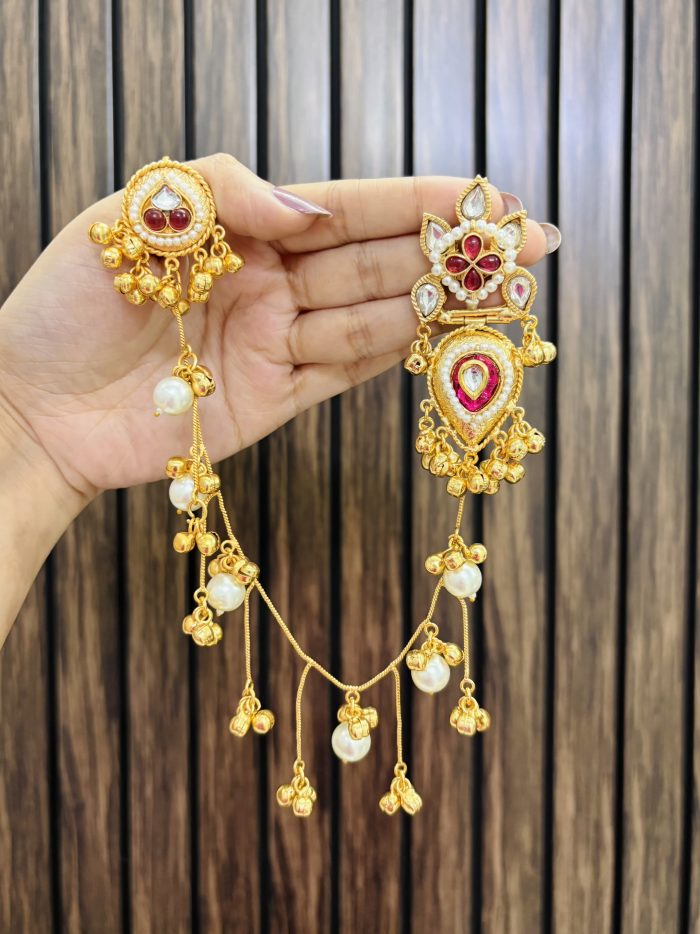 Flower brass earrings with attach chain ruby - Image 1
