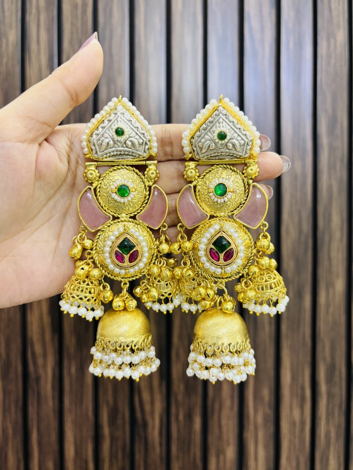 Syari brass golden earrings - Image 1