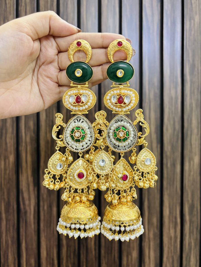 kiyara brass earrings green - Image 1