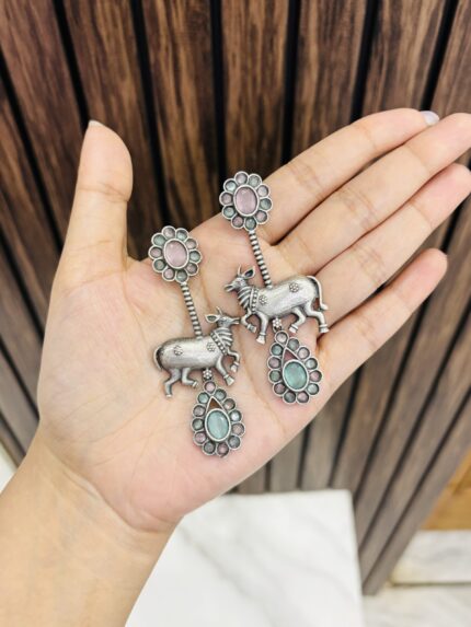 Cow Flower brass earrings pink/mint