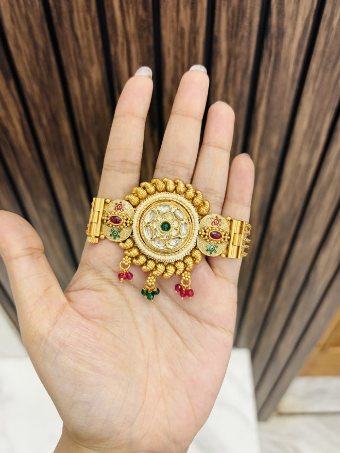 oval Golden bracelet - Image 1