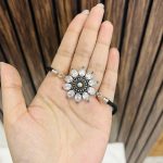 Flower bracelet