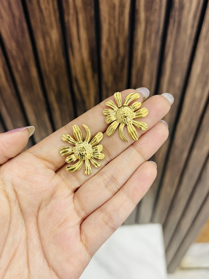 Flower earrings - Image 1