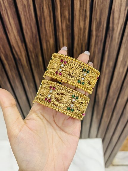 Lakshmi golden kade