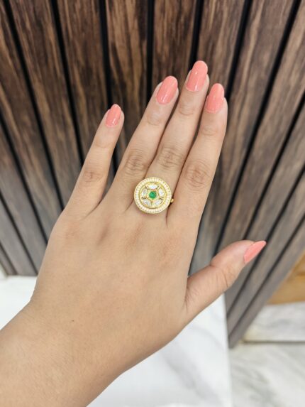 Circle kundan ring green
