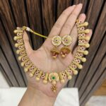 Brinda gold a like necklace green
