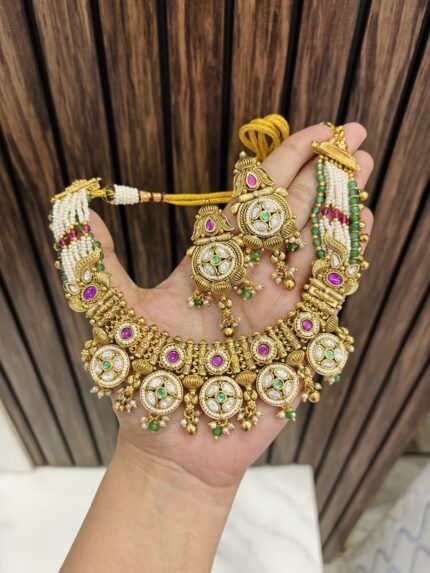 Siya gold a like necklace