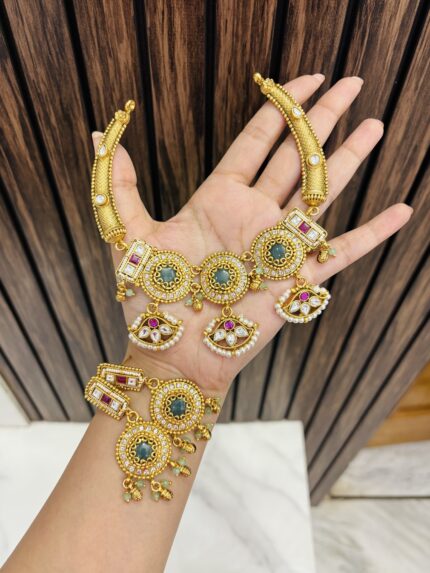Amaira gold a like necklace