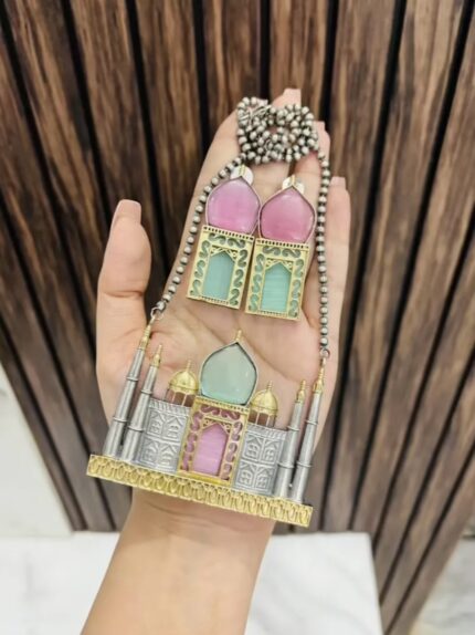 Tajmahal brass necklace mint pink