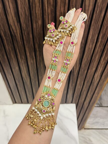 Premium gold a like necklace with earrings mint