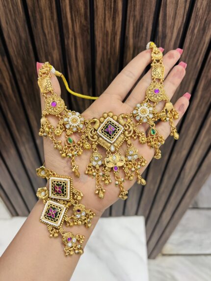 Mehar gold a like necklace with earrings green