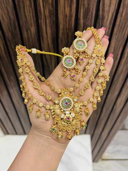 layer gold a like necklace with earrings mint