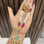 Samaira gold a like necklace with earrings Mint