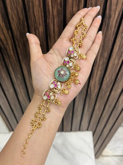 Amrita gold a like bracelet Mint