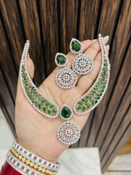 Myra ad necklace Green