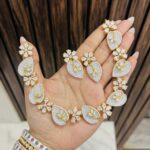 leaf ad necklace golden