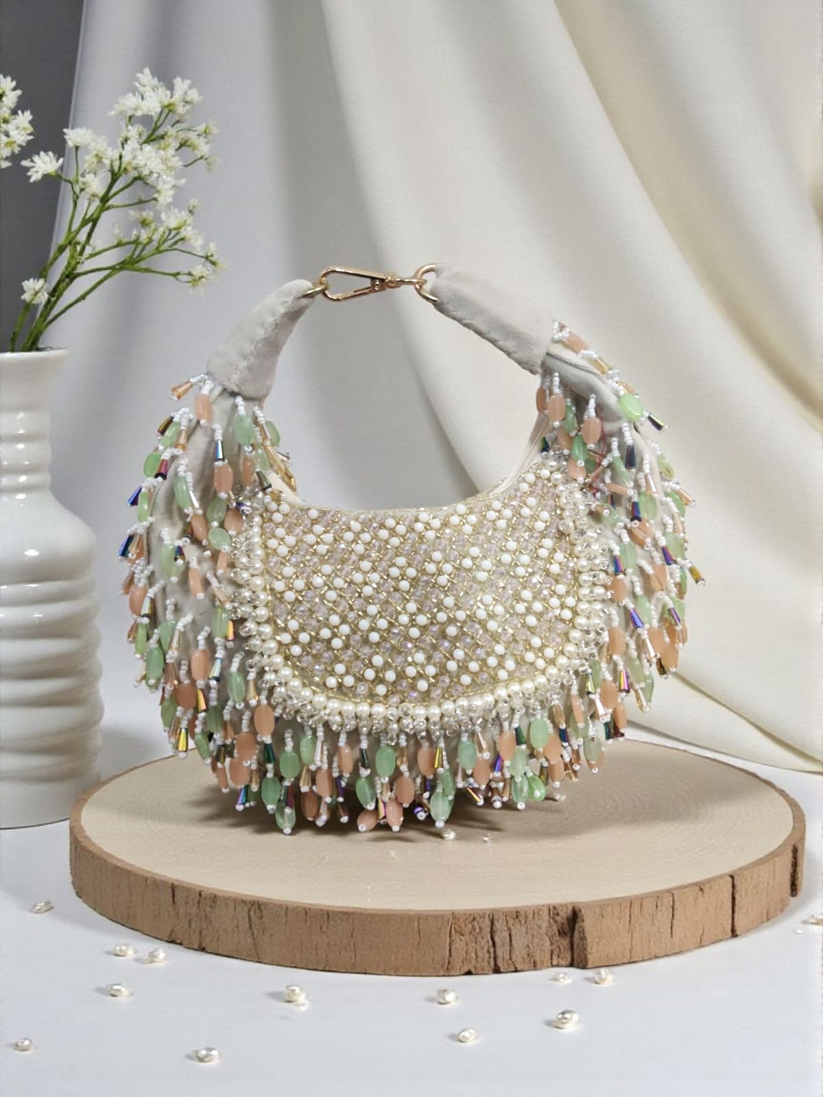 f44690f1-c32c-4821-bacc-9fdfba151686 Moon purse - Image 1