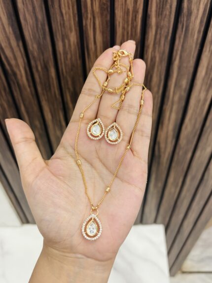 leaf pendent set with earrings