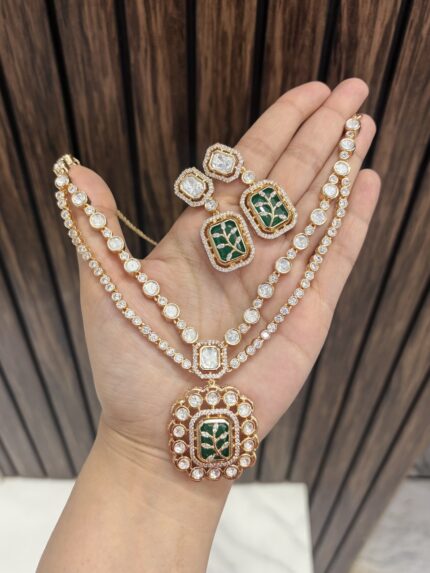 Tanuja necklace green