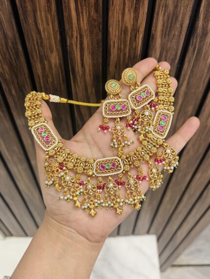 Bhavika necklace pink