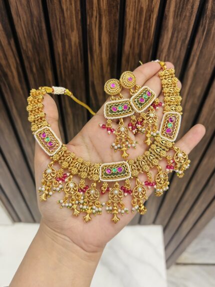 Bhavika necklace mint