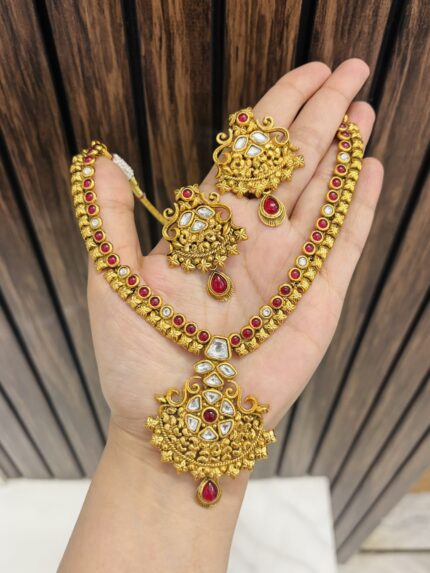 Vidya golden necklace ruby