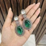 Shalu earrings emerald green