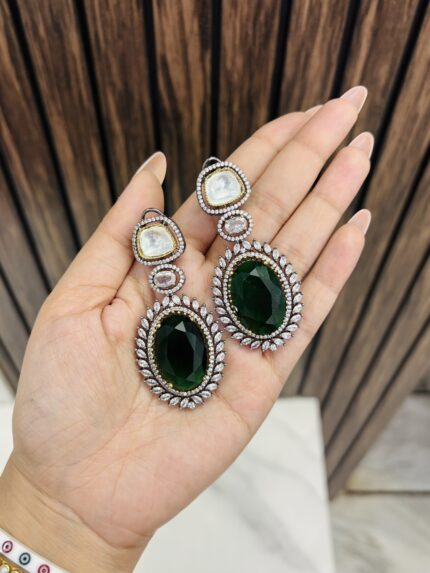 Shalu earrings green