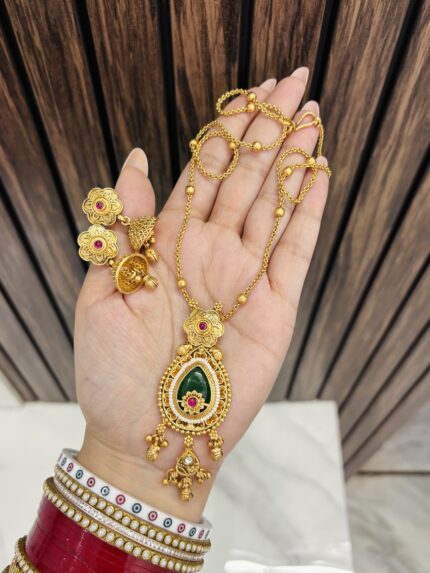 Ruchi necklace Green