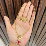 Siya necklace Ruby