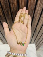 Green stone tarnish necklace
