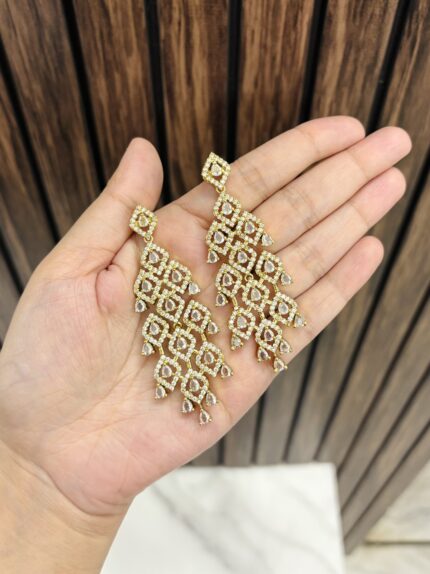 Richa ad Earrings golden