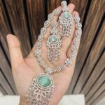 Manvi ad necklace mint