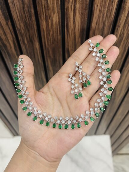 Jasmine ad necklace Green
